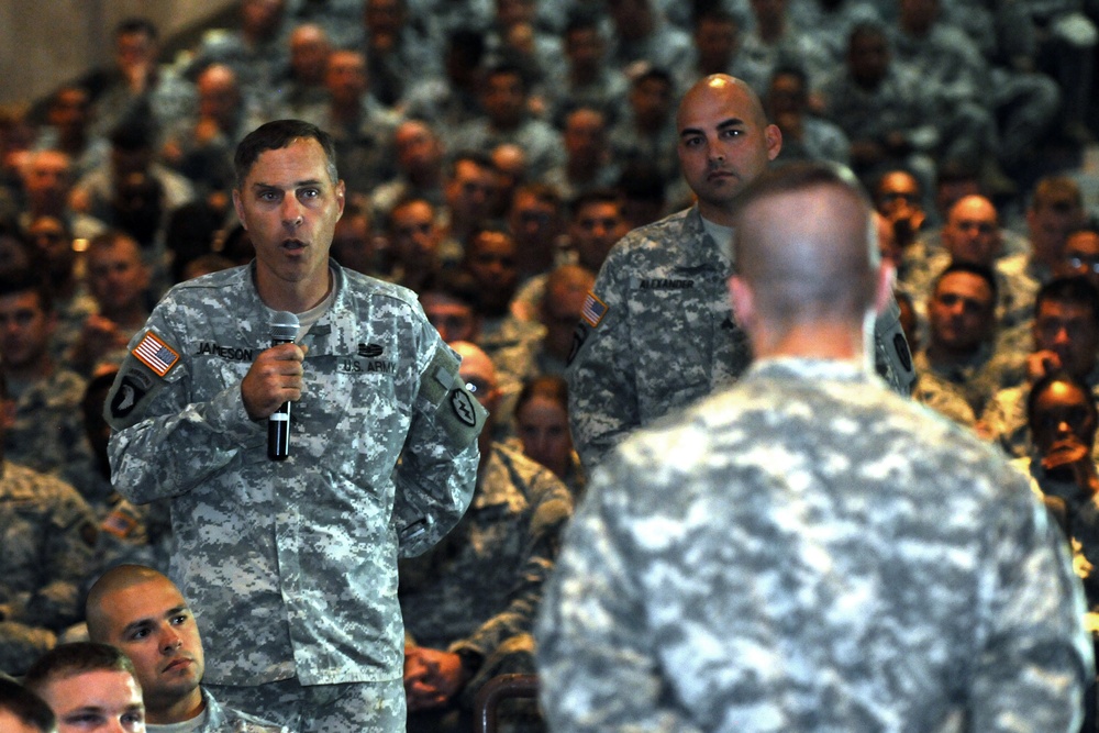 15th SMA tells USARPAC audience 'Every Soldier is a billboard'