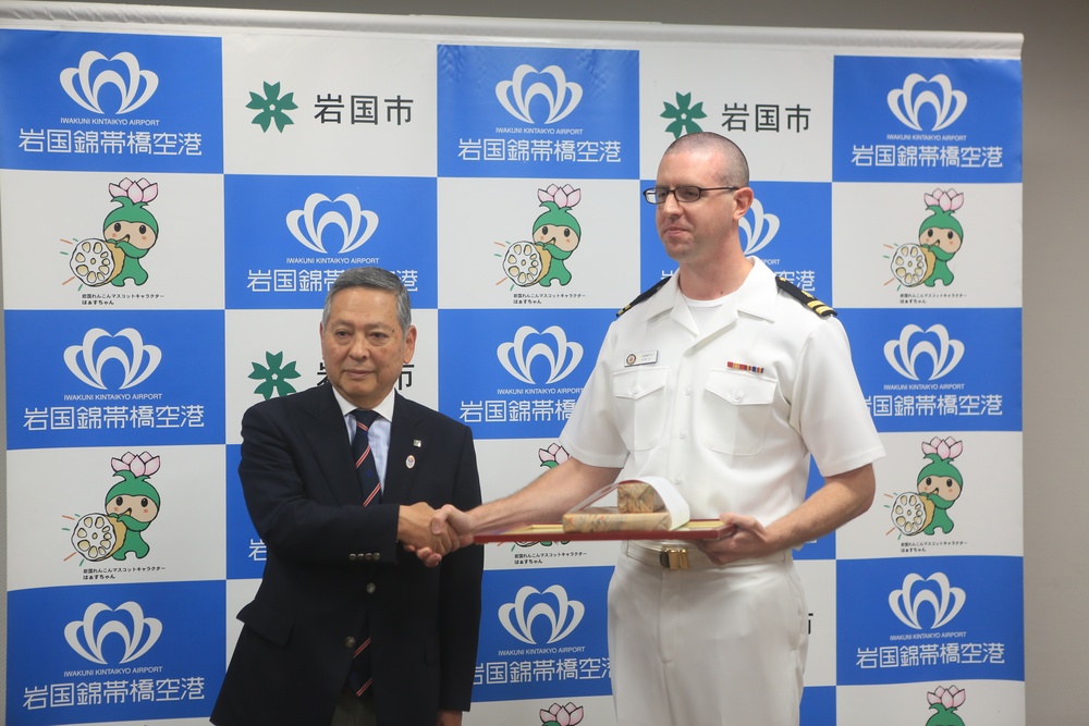 Navy doctor recognized by Iwakuni Sports Association