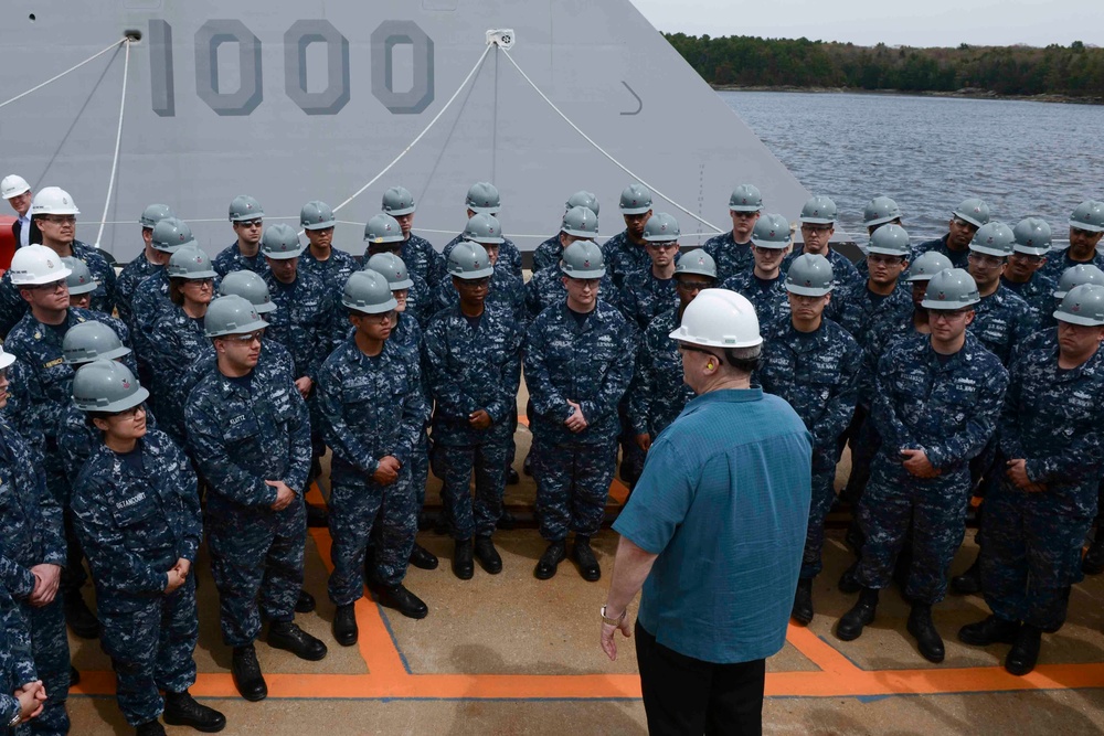 DSD visits Bath Iron Works