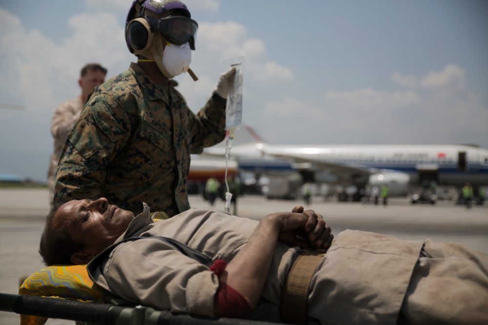 U.S. Troops Rush to Treat Casualties of Second Nepal Earthquake