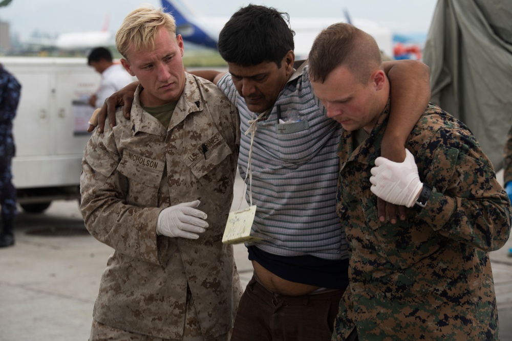 U.S. Troops Rush to Treat Casualties of Second Nepal Earthquake