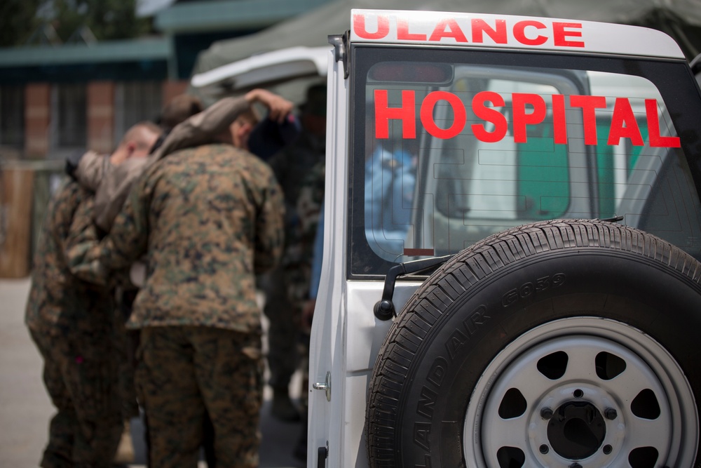 U.S. Troops Rush to Treat Casualties of Second Nepal Earthquake