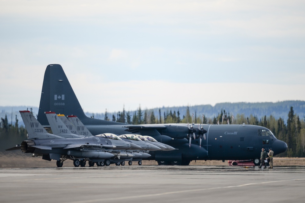 Red Flag-Alaska 15-2 participants launch for training