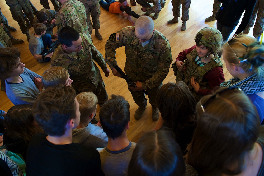 US Soldiers give Latvian students a crash course in Army, American culture