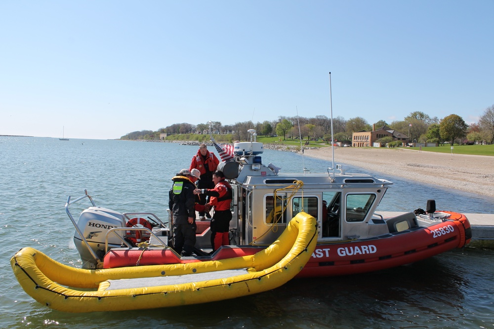 Coast Guard rescues 3 from Lake Michigan near Milwaukee
