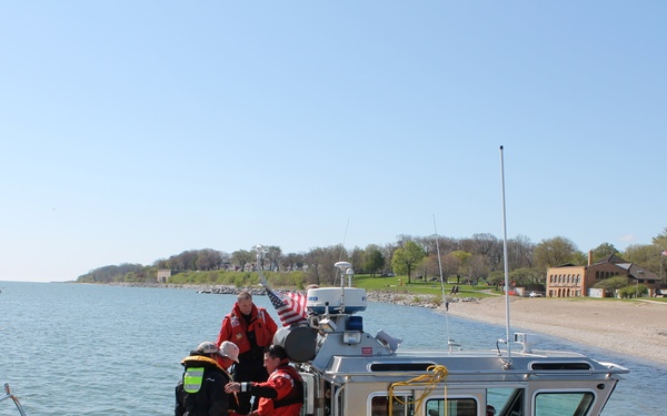 Coast Guard rescues 3 from Lake Michigan near Milwaukee
