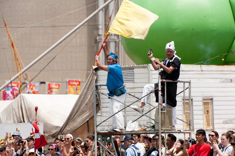 Kadena Shoguns dig deep for dragon boat races