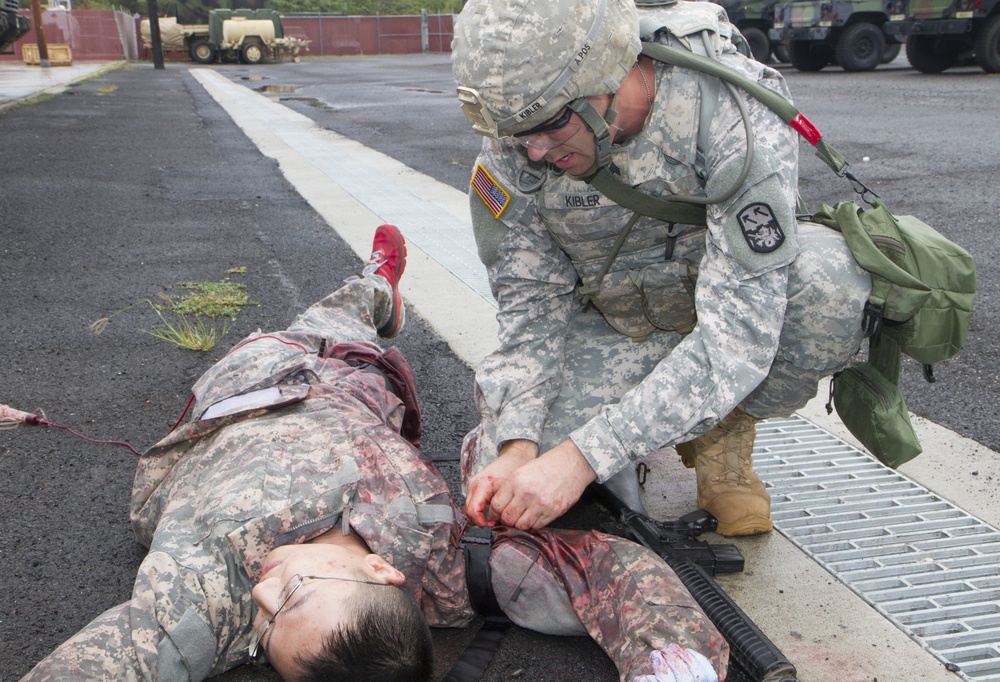 Soldiers participate in 2015 Sea Dragon NCO and Soldier of the Year Competition