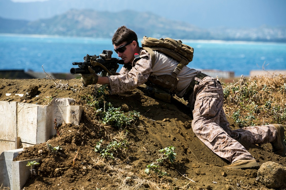 15th MEU Marines take marksmanship to Hawaii