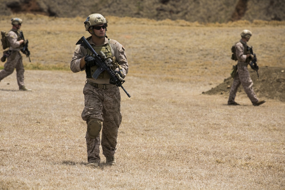 15th MEU Marines take marksmanship to Hawaii