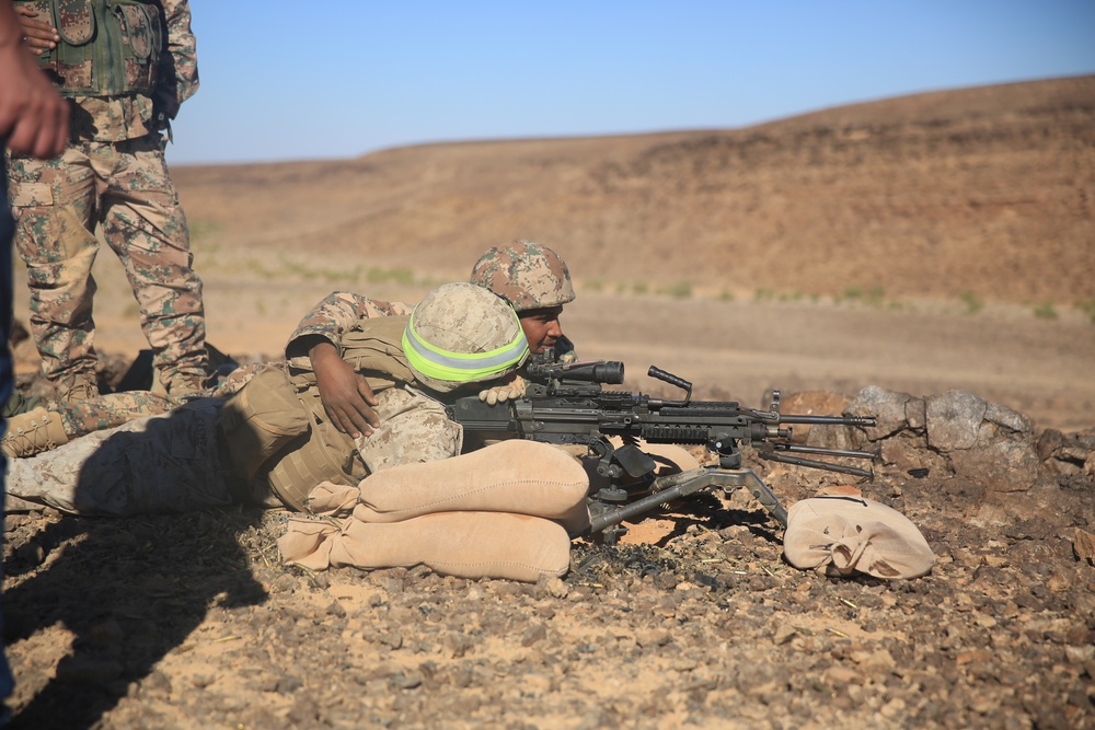 24th MEU Marines, Jordanians conduct live-fire exercise during Exercise Eager Lion 2015