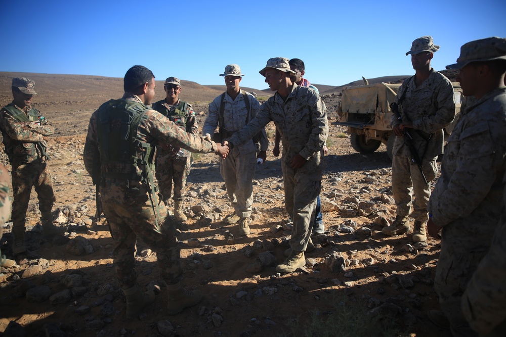 24th MEU Marines, Jordanians conduct live-fire exercise during Exercise Eager Lion 2015