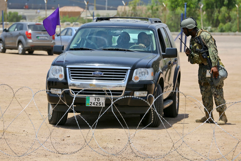 US Marines, Sailors train to deal with explosives in Jordan