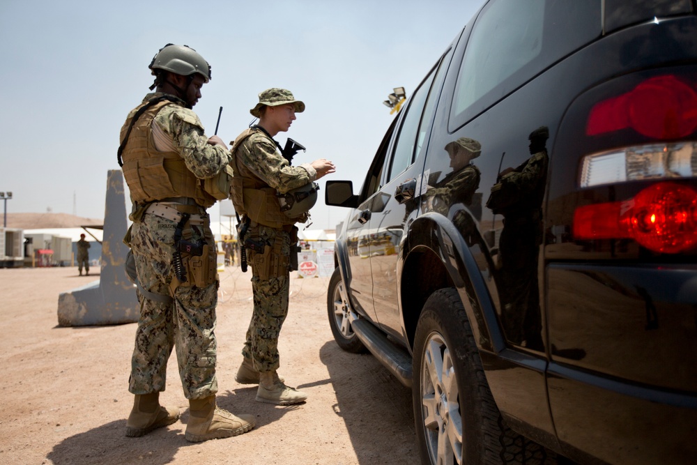 US Marines, Sailors train to deal with explosives in Jordan