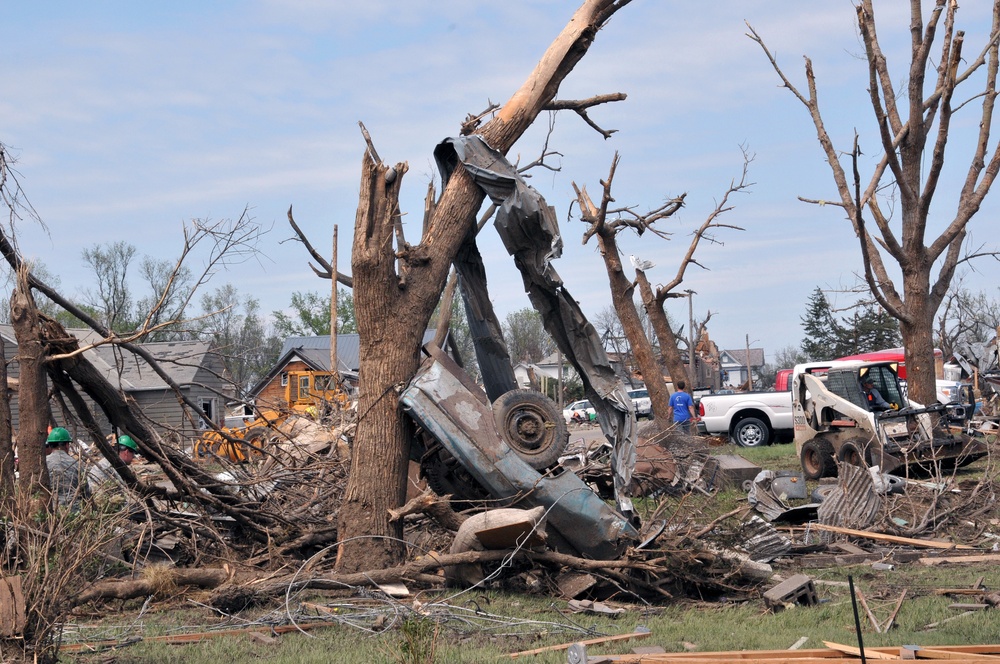 SD National Guard provides tornado relief in Delmont