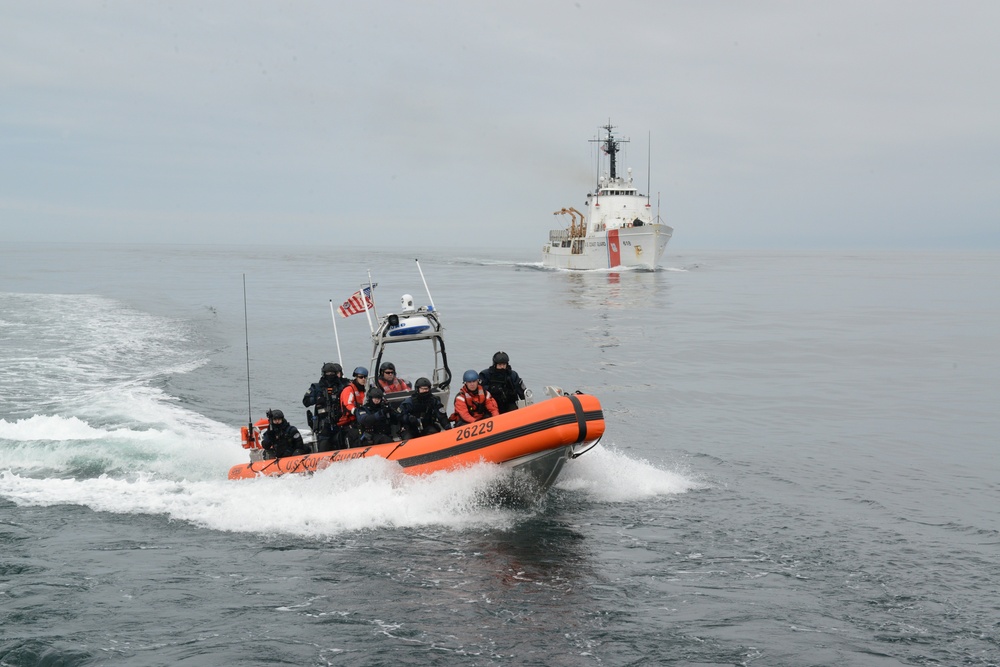 US Coast Guard, Canadian navy conduct Trident Fury