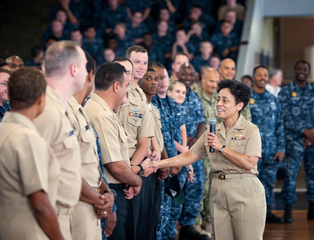 VCNO Visits Hawaii