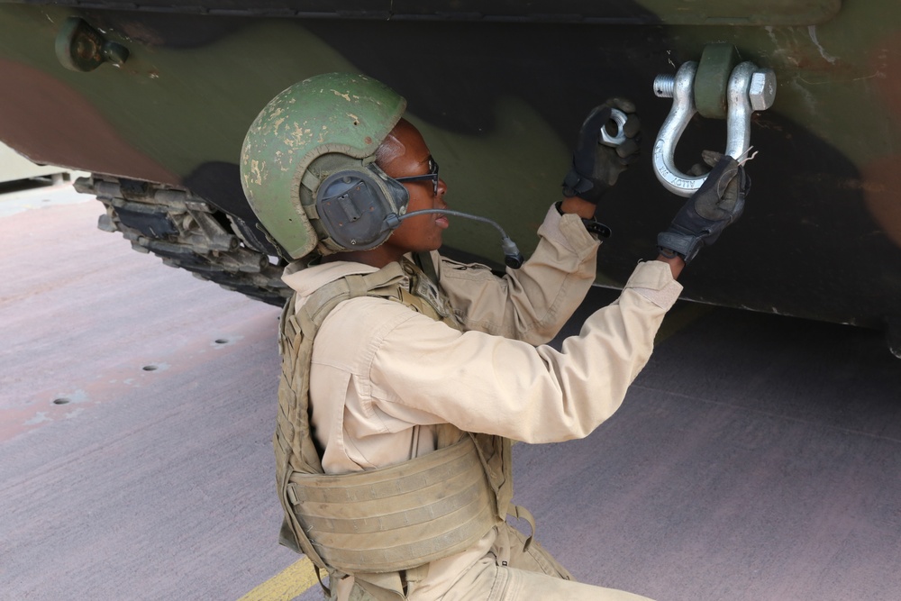 Integrated Task Force AAV Platoon starts waterborne MCOTEA assessment