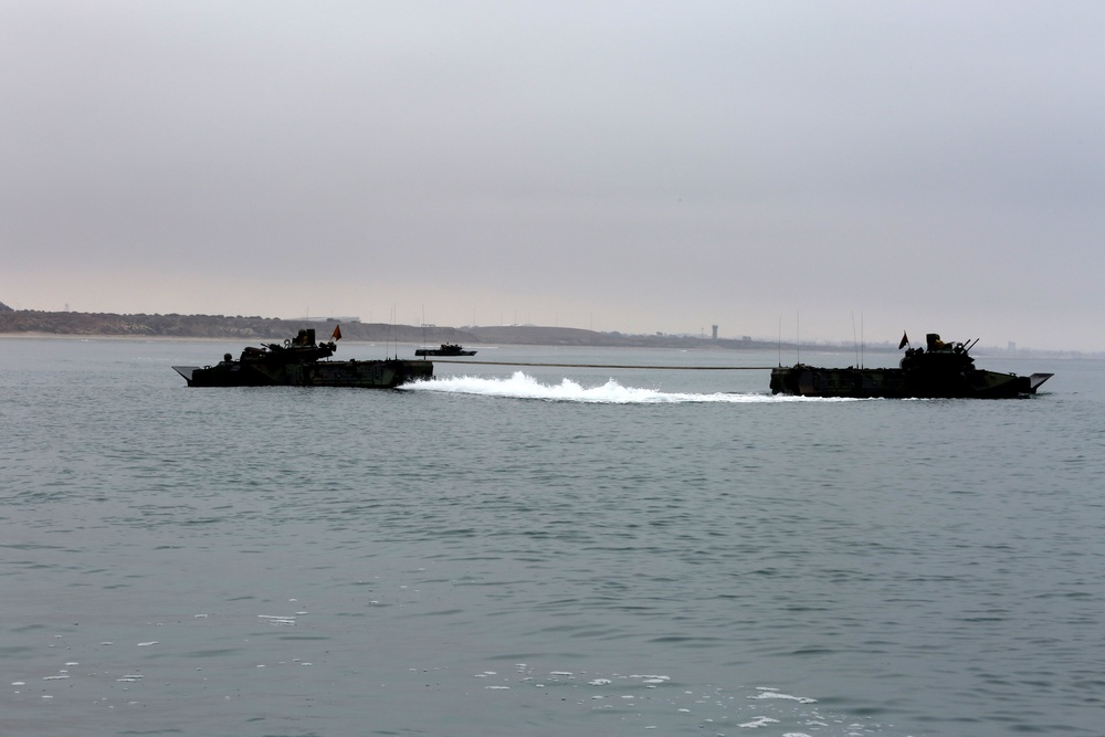 Integrated Task Force AAV Platoon starts waterborne MCOTEA assessment