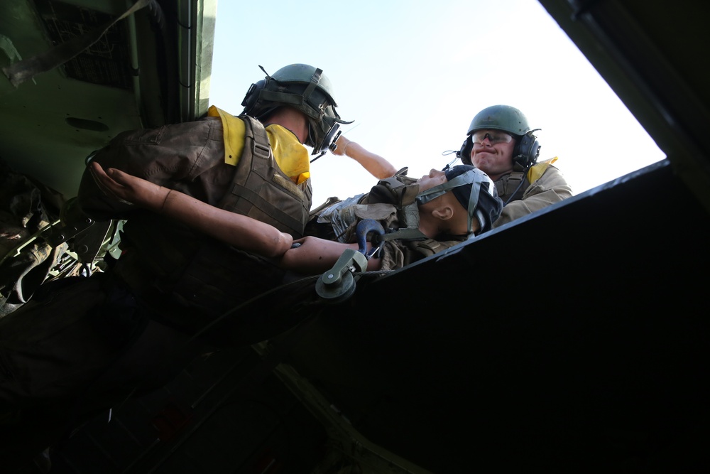Integrated Task Force AAV Platoon starts waterborne MCOTEA assessment