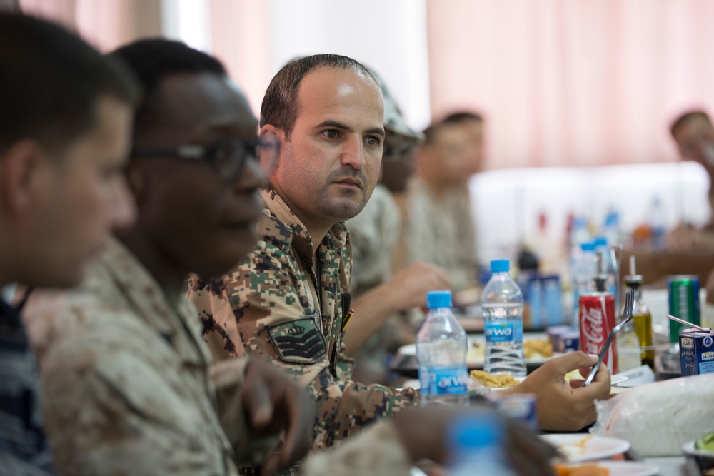 US Marines, Jordanian Forces share leadership skills with one another