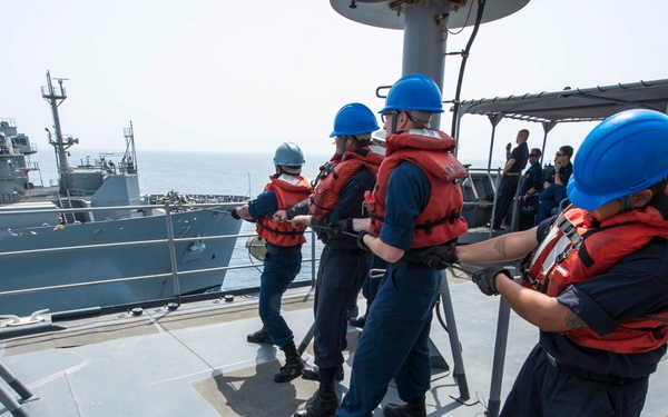 USS  Fort McHenry replenishment