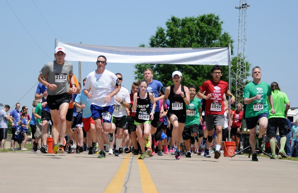 188th Wing hosts 3rd annual Hawg Jawg 5K