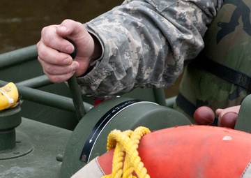 Bridging the Mississippi: Army Reserve bridge companies raft Mississippi during WAREX