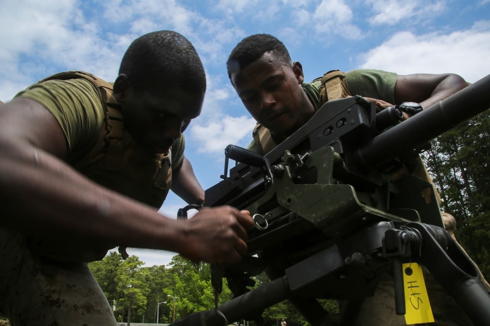 2nd Supply Marines learn about machine guns