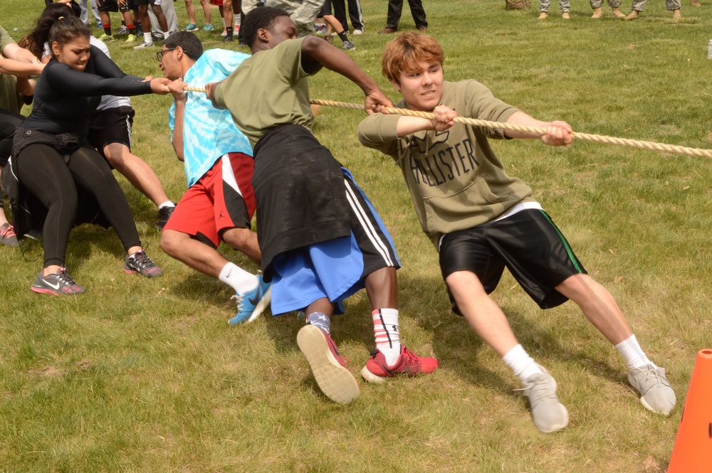 Team building exercises at Mega Future Soldier Event