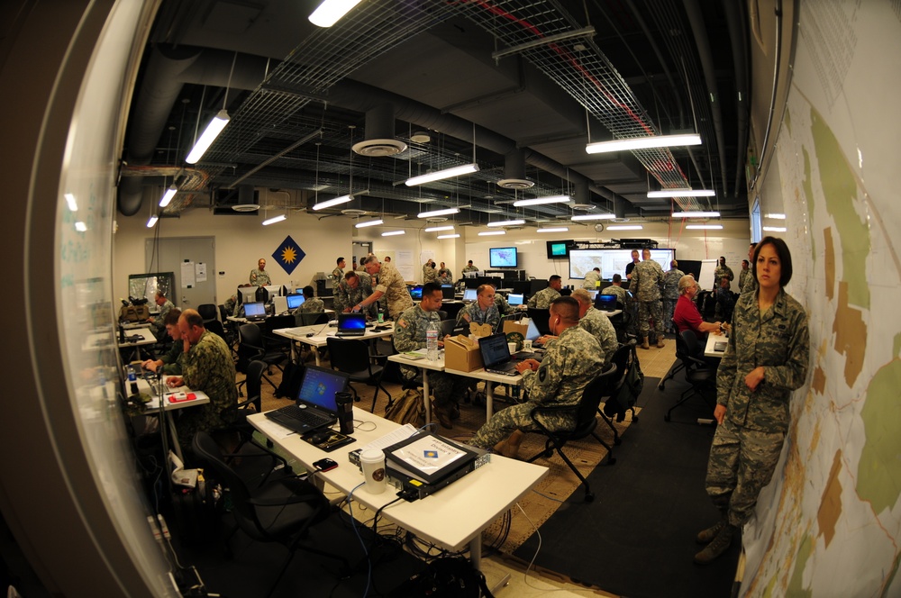 Ardent Sentry builds unity of effort in emergency response: Earthquake scenario tests Cal Guard, active and reserve components and civilian agencies