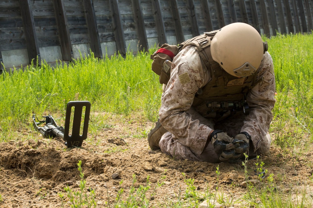Preparing to Deploy: 2nd EOD gets hands on with robot, X-ray assisted IED disposal