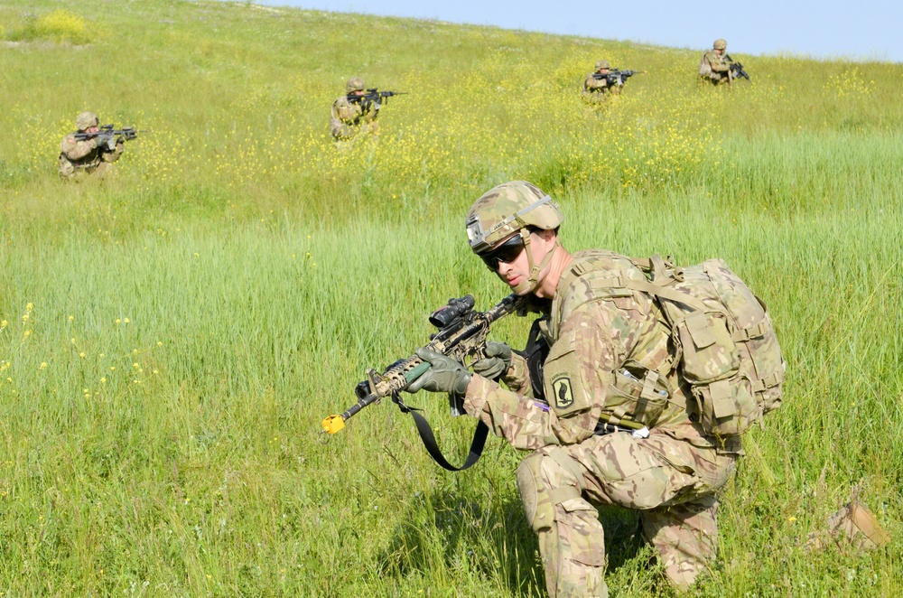 US, Georgian Soldiers hit the range