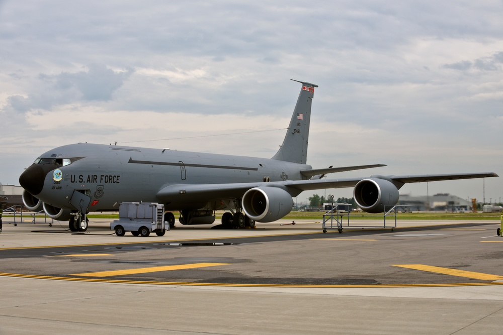 New artwork to go on 121 ARW KC-135s