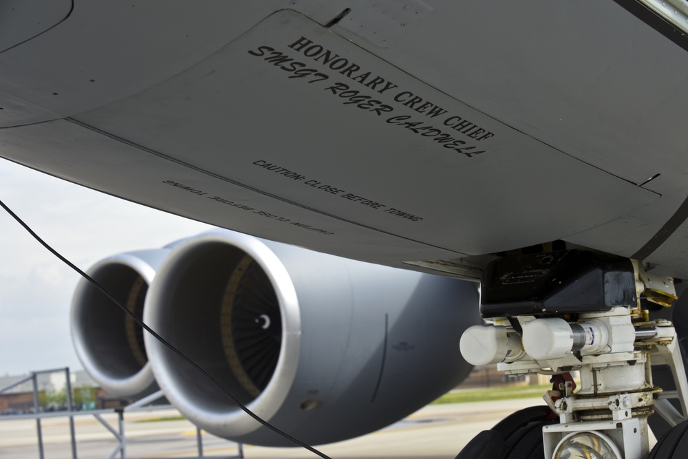 New artwork to go on 121 ARW KC-135s