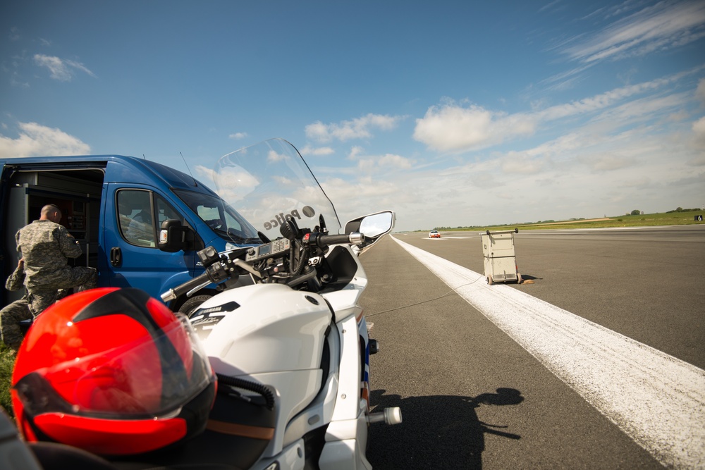 Belgian Police, US Military Police calibrate speedometers on Chièvres Air Base's airfield