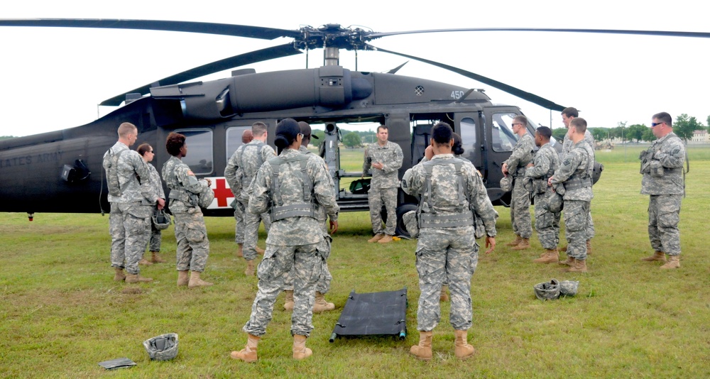 Joint company training provides soldiers with aircraft familiarization