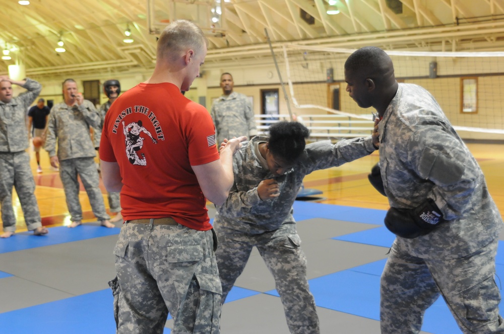 Preparing for hand-to-hand combat: Soldiers undergo Basic Combative Course at annual training