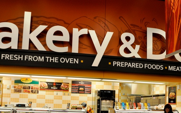 Deli-bakery contract awarded for 44 commissaries