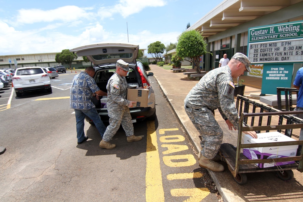 Army leaders donate supplies to local school