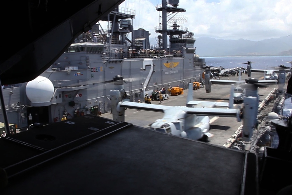 15th MEU Marines demonstrate amphibious capabilities