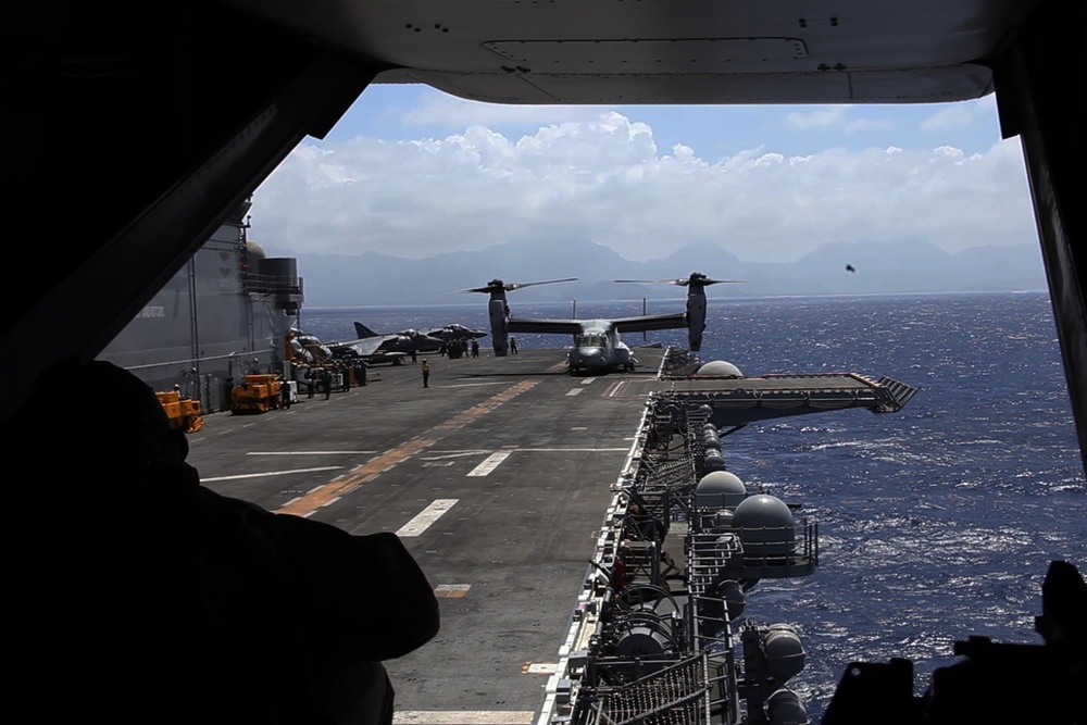 15th MEU Marines demonstrate amphibious capabilities