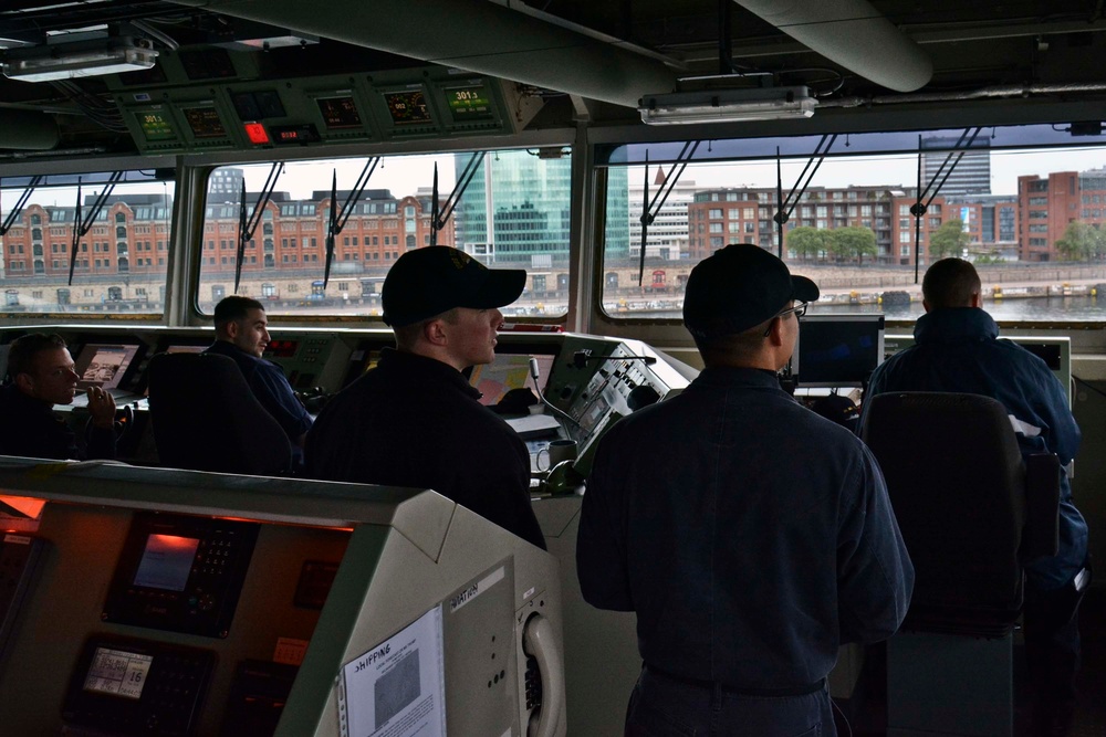 HNLMS Tromp port visit