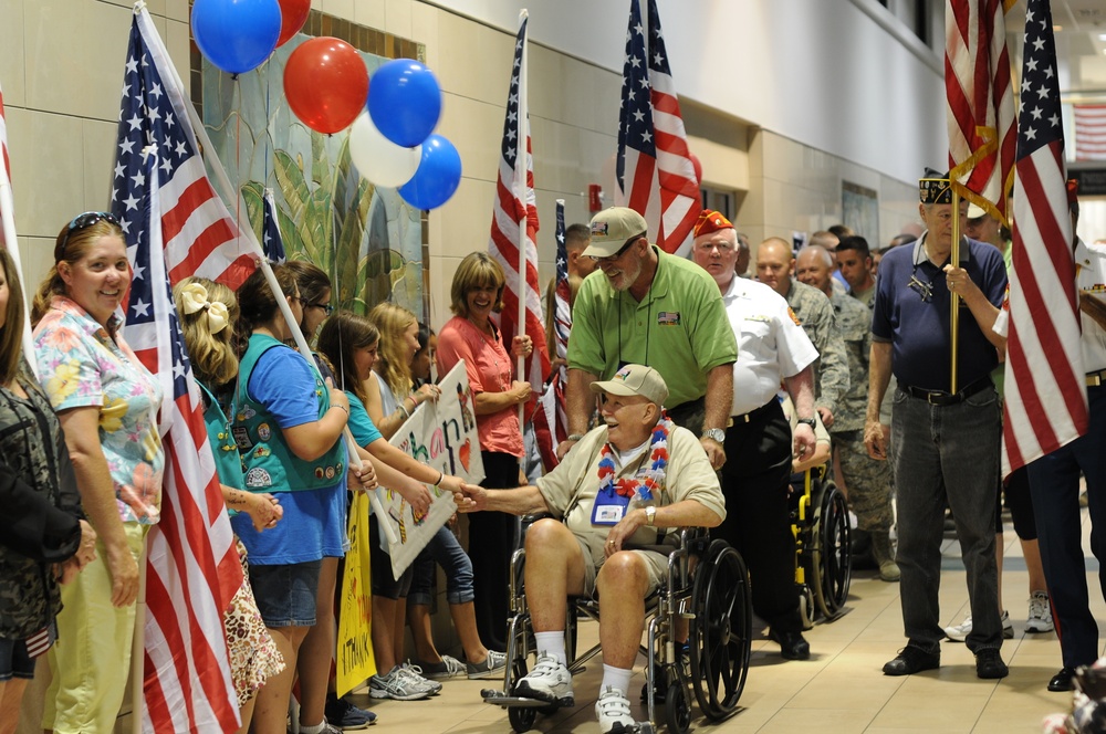 Welcoming home World War II veterans