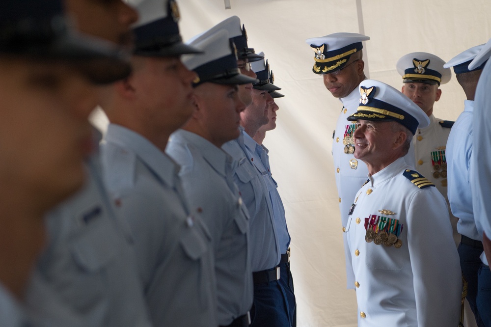 Coast Guard Cutter Vigorous receives new commanding officer