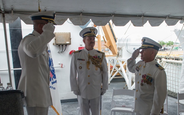 Coast Guard Cutter Vigorous receives new commanding officer