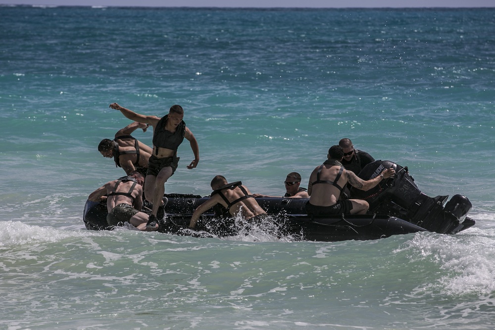 Amphibious Life: 15th MEU Marines practice surf passage procedures