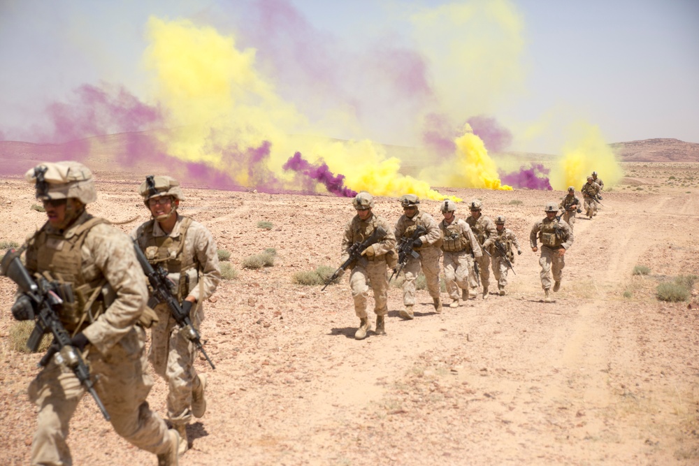 US Marines keep combat skills sharp in the Jordanian desert