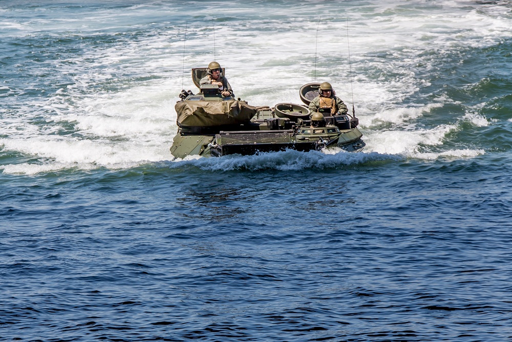 Marines, sailors conduct AAV exercise