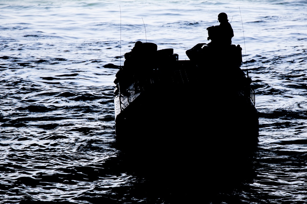 Marines, sailors conduct AAV exercise